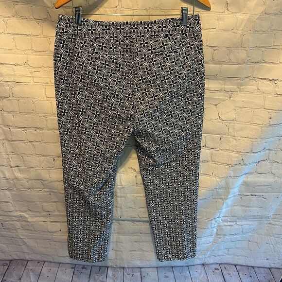 Talbots Hampshire Black & White Print Ankle Pants Woman’s size 10 - Picture 2 of 5